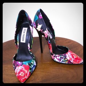 Multi floral Steve Madden pumps 5